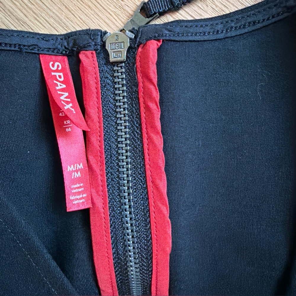 SPANX The Perfect Jumpsuit Sleeveless Back Zip Black Medium NWT Pantsuit Ponte - Picture 6 of 7